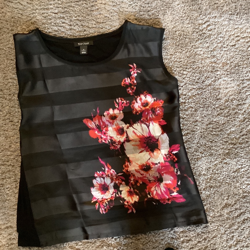 White House/Black Market dressy sleeveless blouse size S black